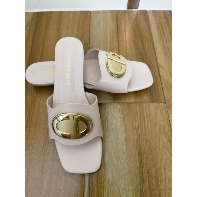 ch**an D*or slippers